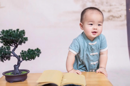 江阴宝宝爱吐奶是什么原因